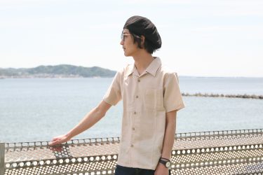 麻素材が涼しい。鎌倉メイドのオープンカラーシャツ