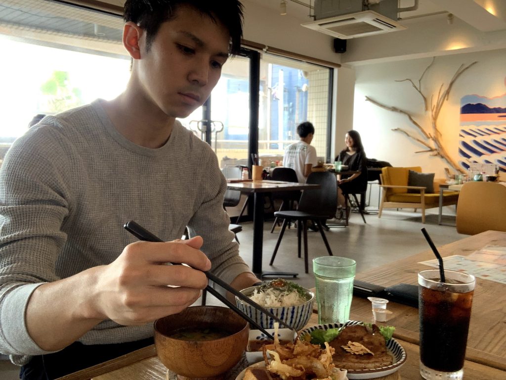 海沿いのキコリ食堂　スタッフ三永