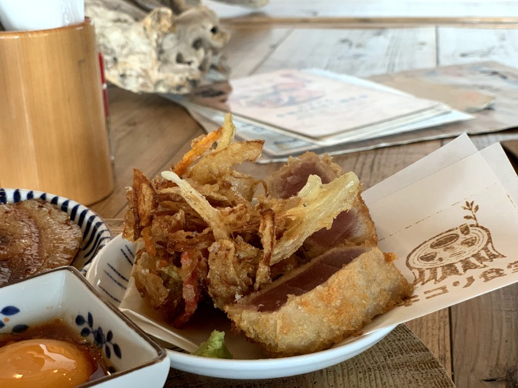 三崎マグロのレアカツ　鎌倉野菜のかき揚げ