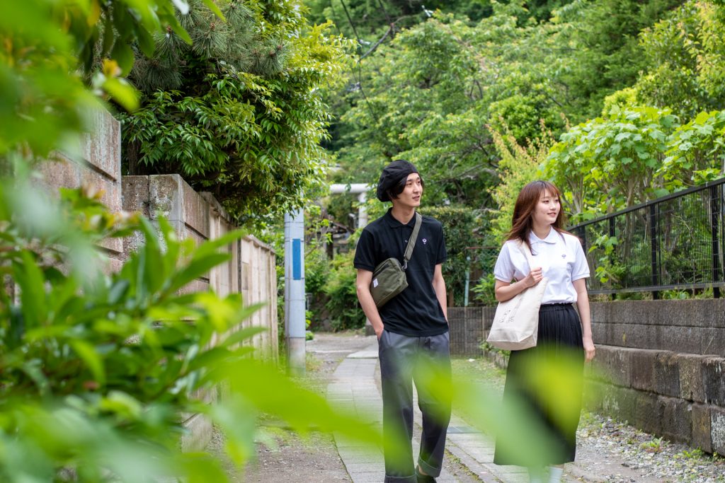 梅雨　コーデ　ポロシャツ　ユニセックス