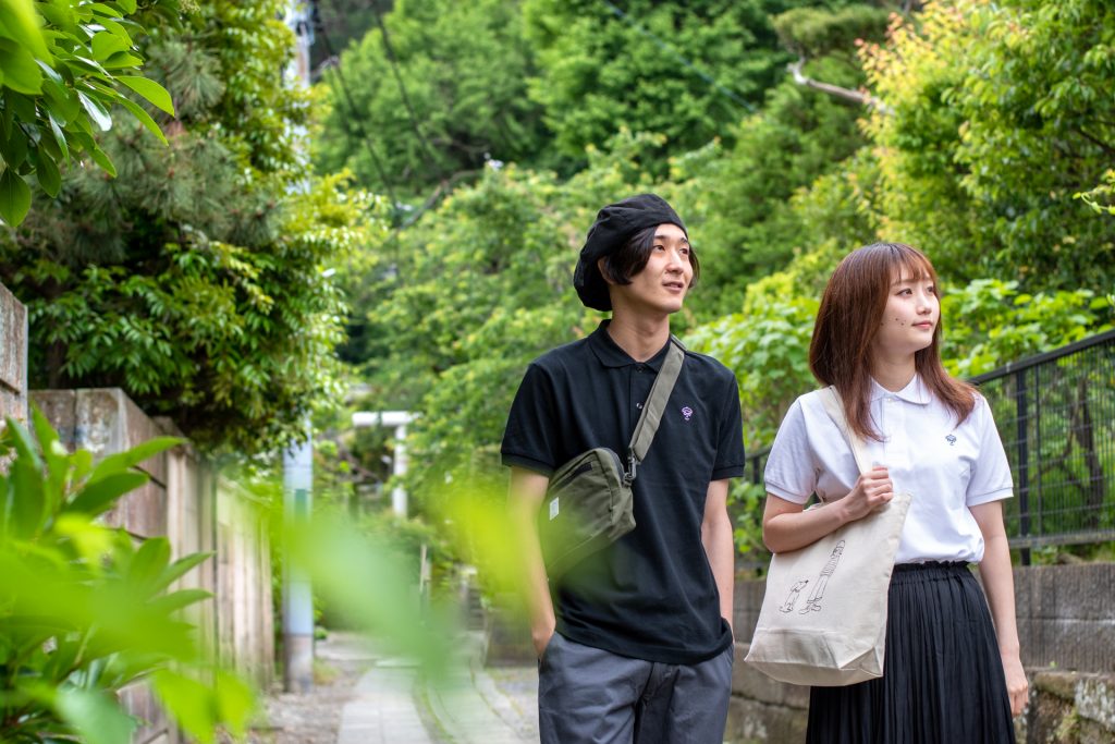 梅雨　コーデ　ポロシャツ　ユニセックス