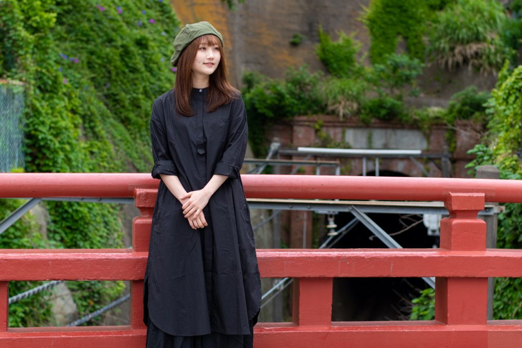 バンドカラー　ワンピース　ブラック　黒　ナチュラル　綿　涼しい　レディース　コーディネート