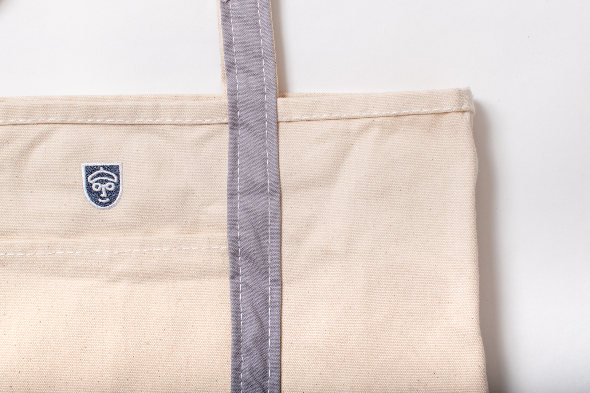 横浜高島屋　限定アイテム　トートバッグ　厚手　刺繍　KEY MEMORY　キーメモリー　ロゴ