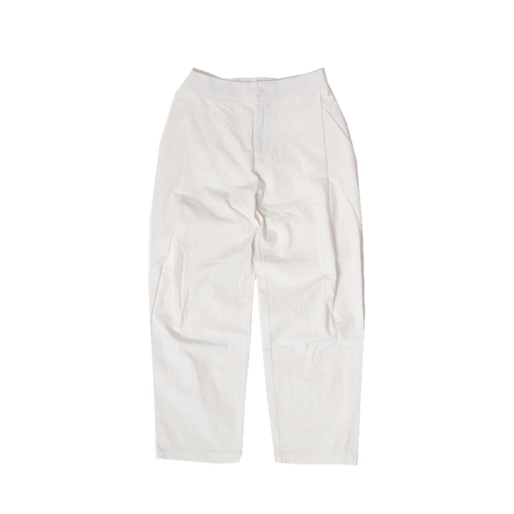 白パンツ レディースコーデ 夏コーデ