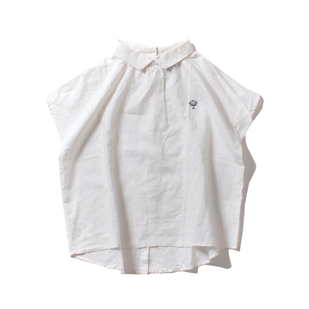 白シャツ　レディース　夏コーデ