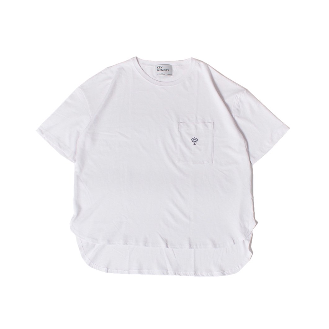 白Tシャツ　シンプル　夏コーデ