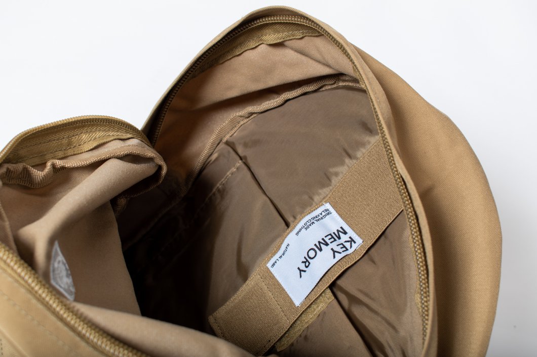 リュック　通勤バッグ