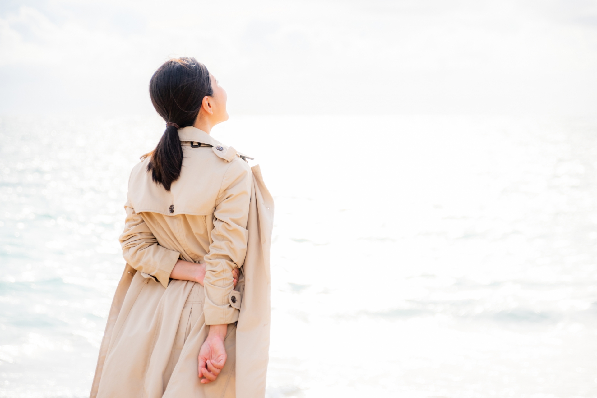 トレンチコート　アウター　レディースコーデ