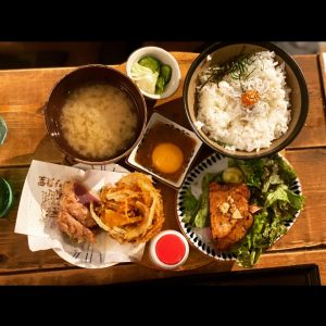 海沿いのキコリ食堂