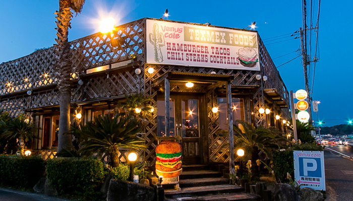 ヴィーナスカフェライトアップ